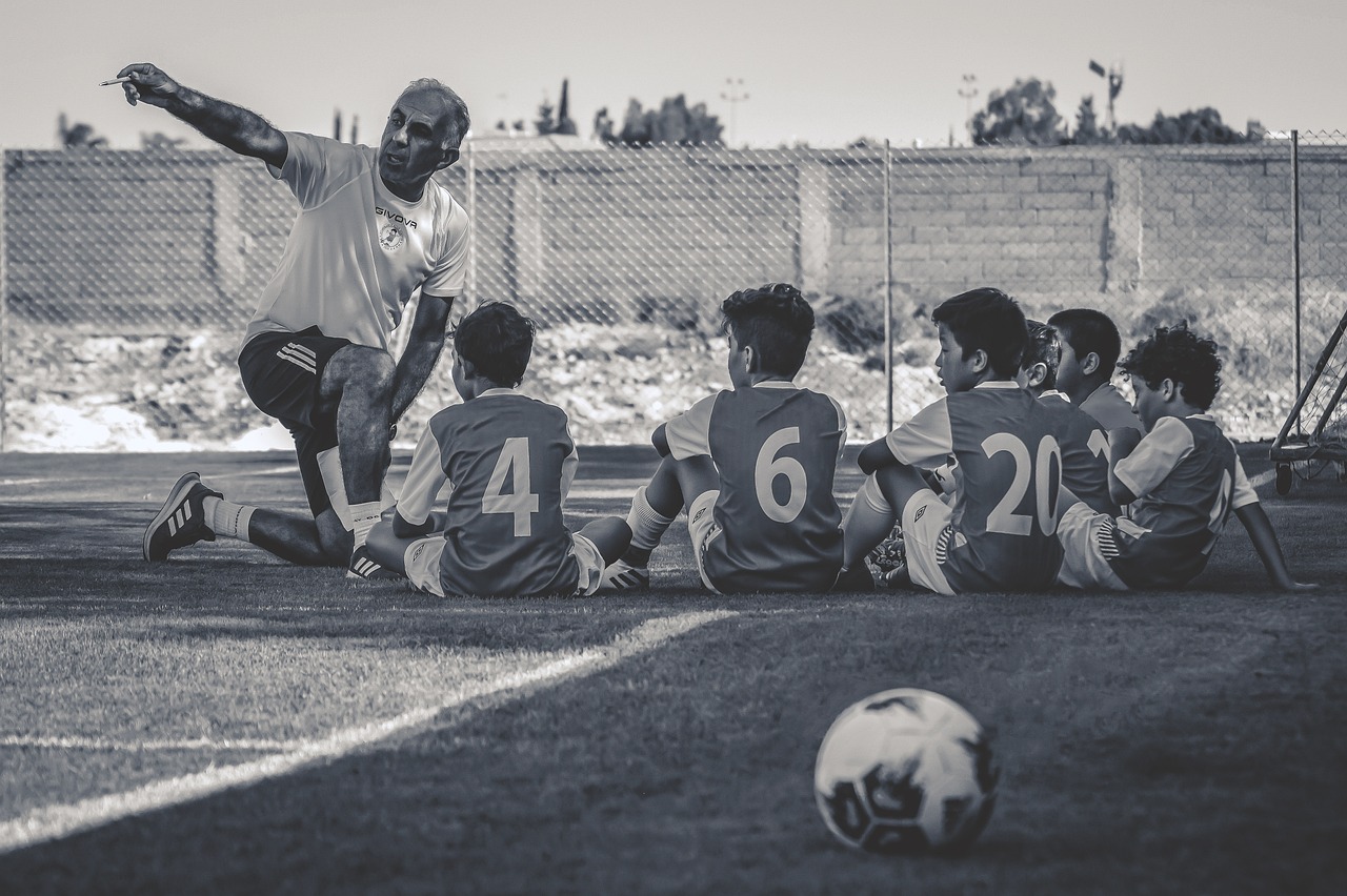 O trabalho do treinador de futebol e a influência da paisagem social