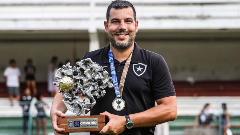 Futebol feminino do Botafogo tem novo coordenador de saúde e performance