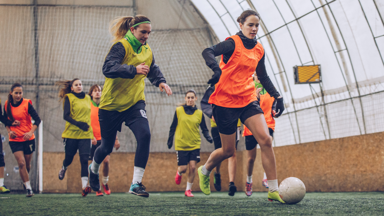 Influência da fase menstrual no desempenho de corrida em jogadoras de Futebol